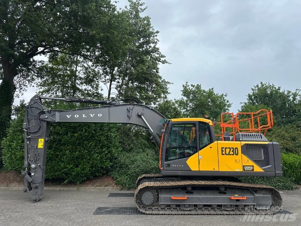 Volvo EC 230 Гусеничные экскаваторы