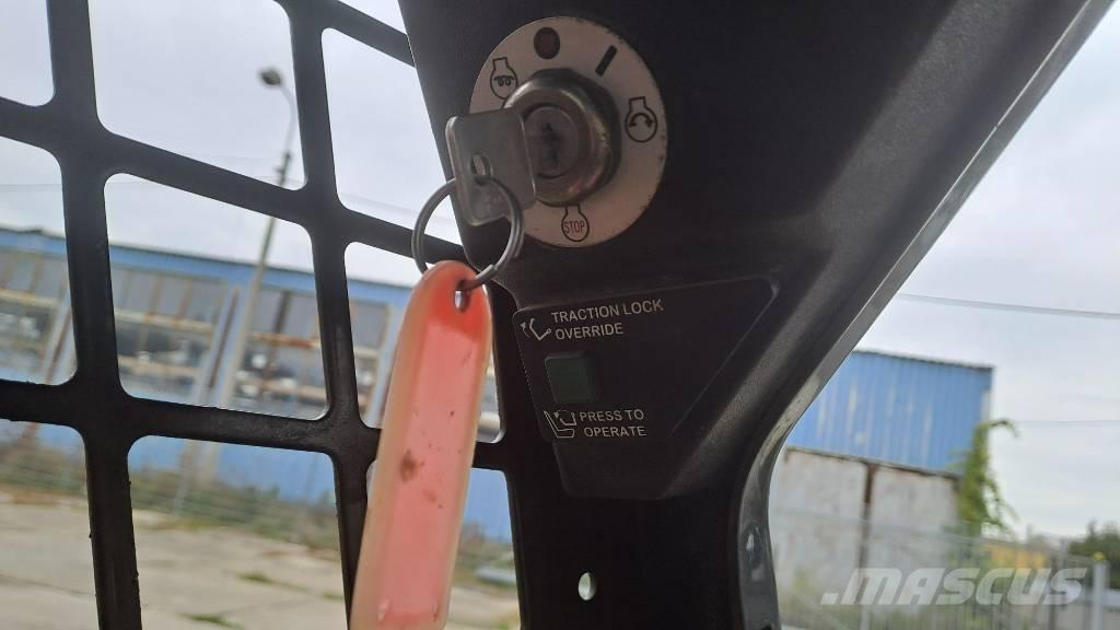 Bobcat s 70 Мини-погрузчики