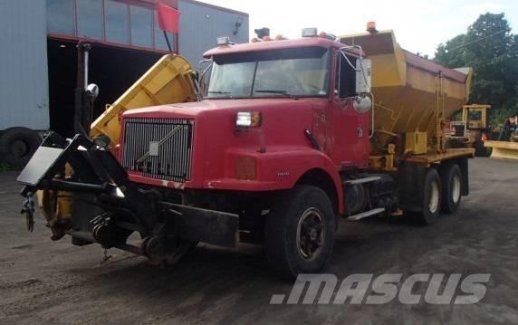 Volvo WG Снежные отвалы и плуги