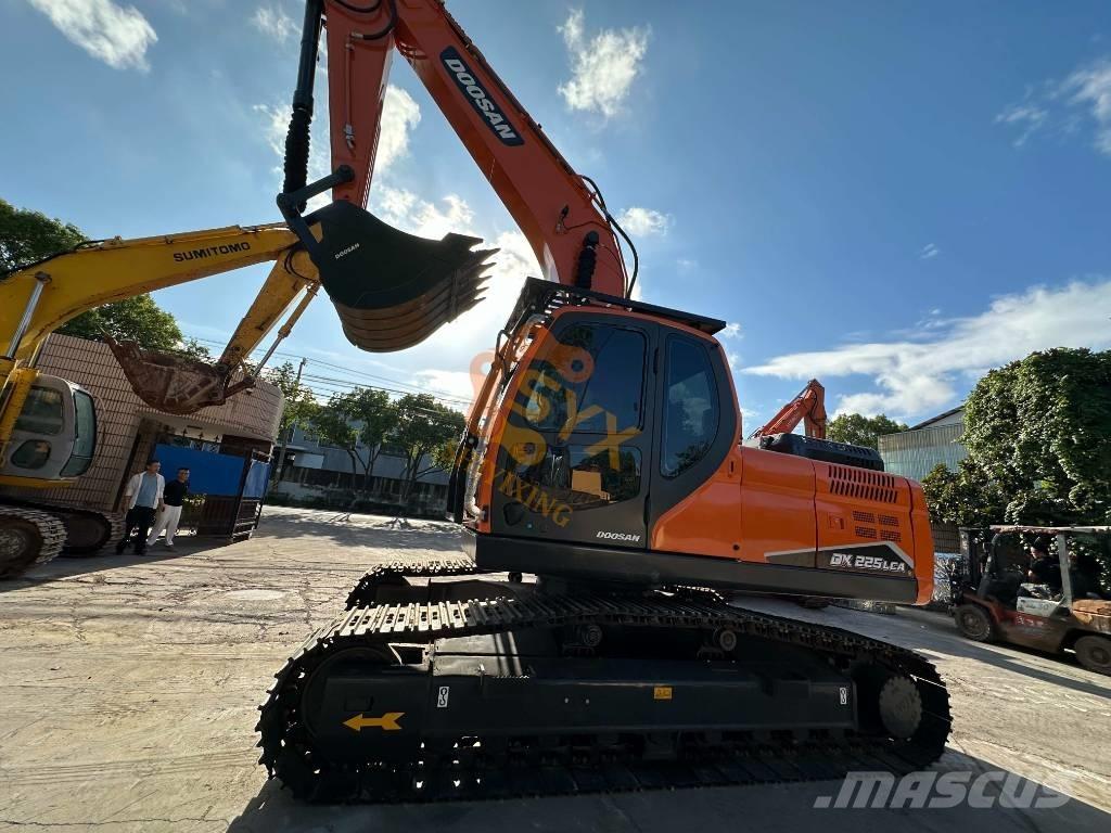 Doosan DX 225 LCA Гусеничные экскаваторы