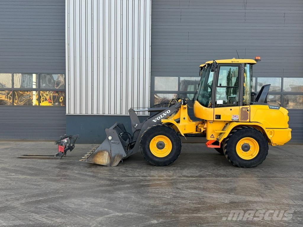 Volvo L30G Фронтальные погрузчики