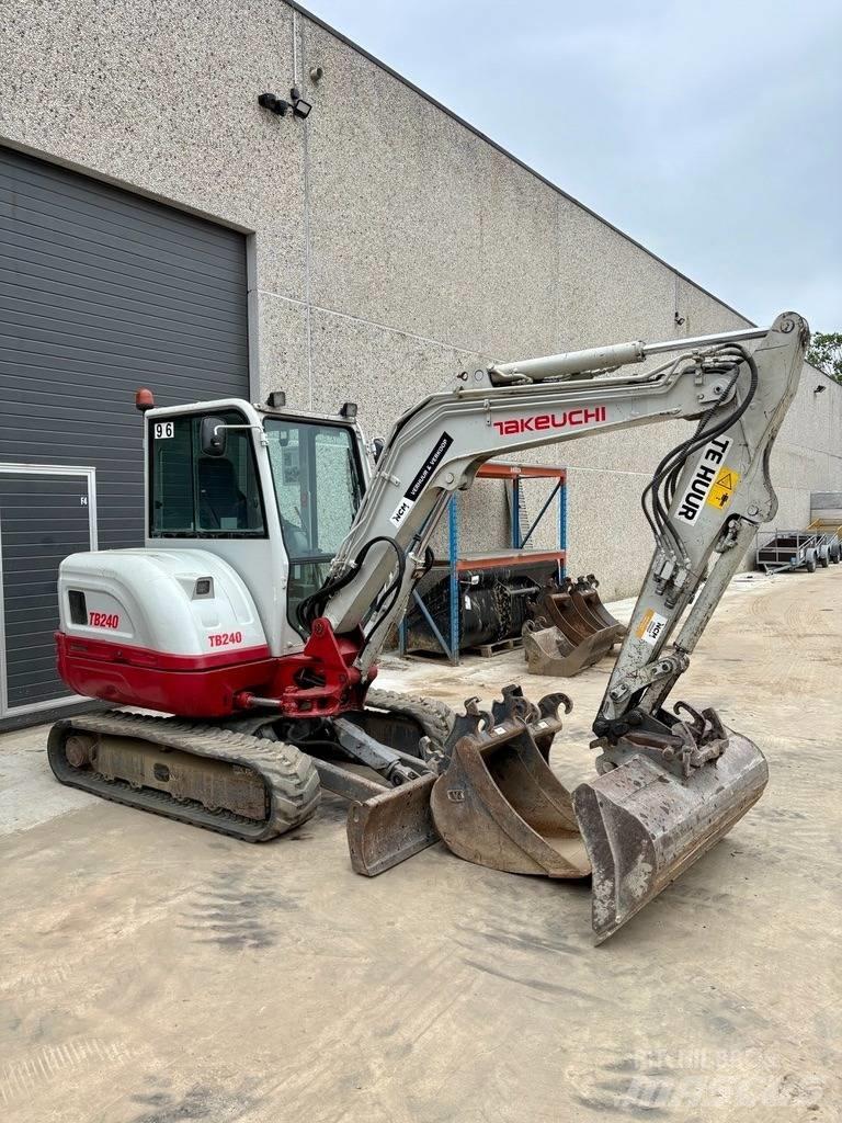 Takeuchi TB 240 Мини-экскаваторы