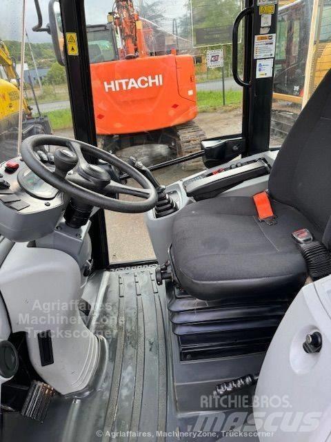 CAT 906 Фронтальные погрузчики