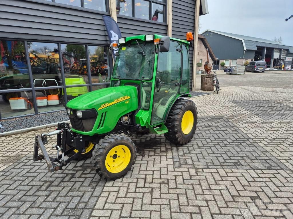 John Deere 2520 Коммунальные тракторы