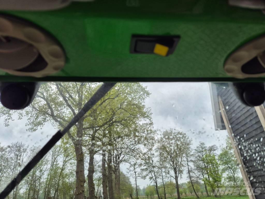 John Deere 2520 Коммунальные тракторы