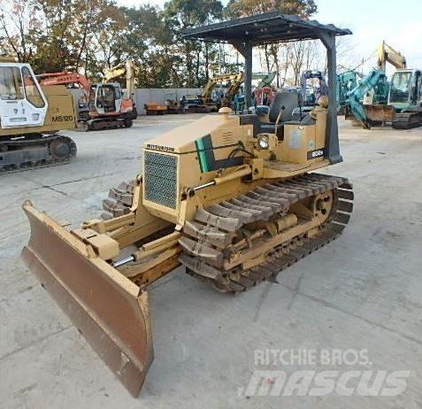 Mitsubishi BD2G Гусеничные бульдозеры