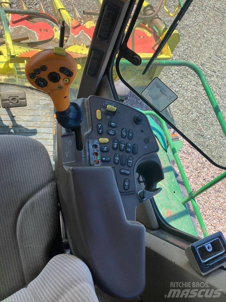 John Deere 7300 Самоходные кормоуборочные комбайны