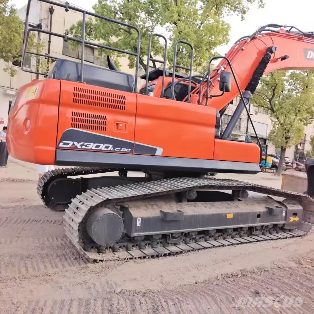 Doosan DX 300 LC Гусеничные экскаваторы