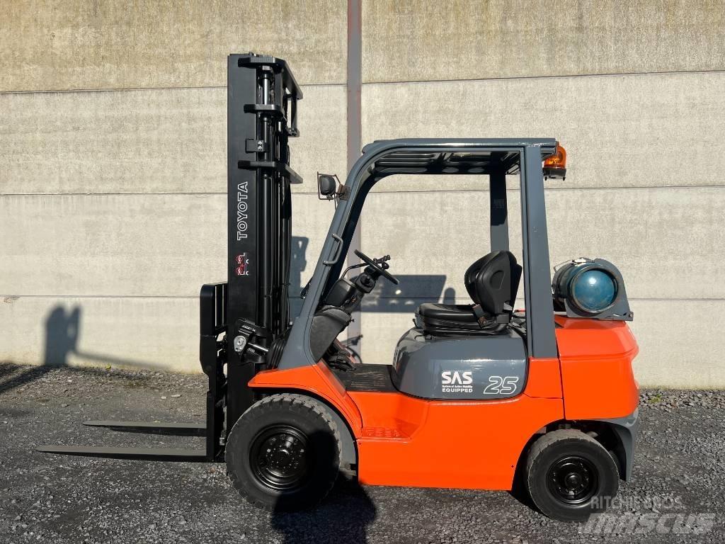 Toyota 42-7FGF25 Газовые погрузчики