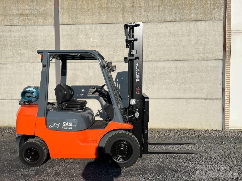 Toyota 42-7FGF25 Газовые погрузчики