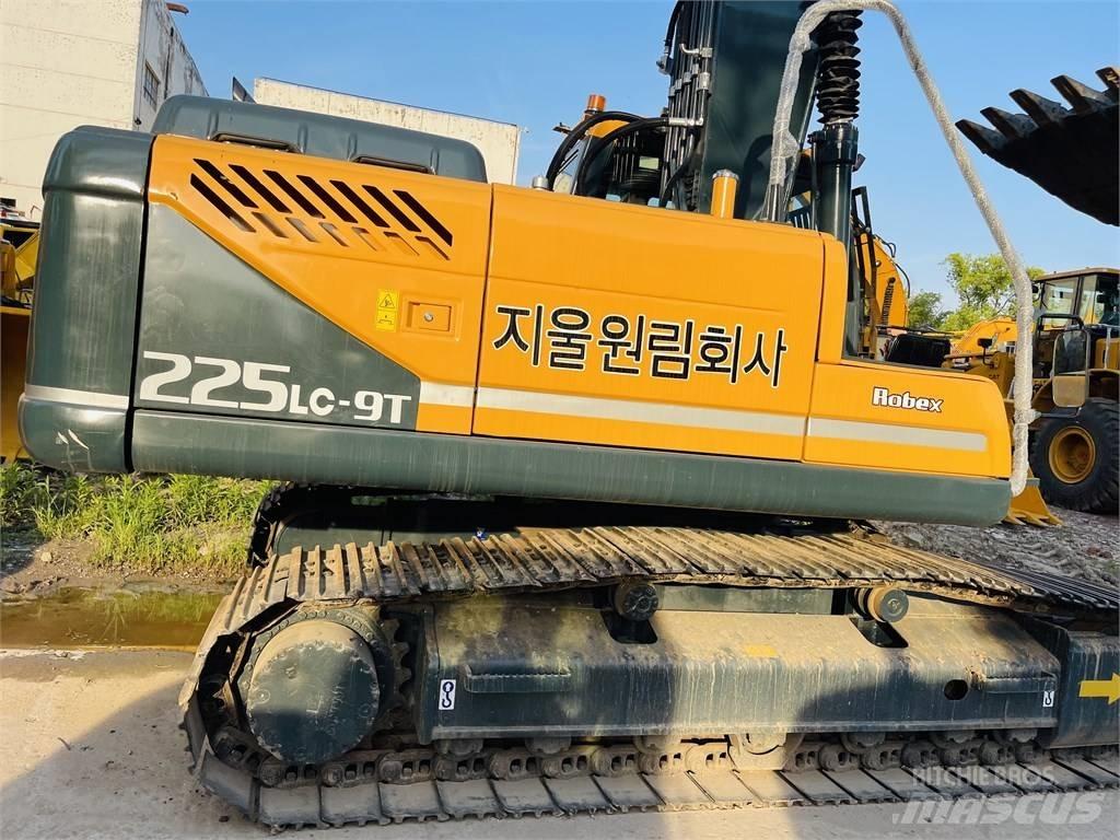 Hyundai 225 lc 9t Гусеничные экскаваторы