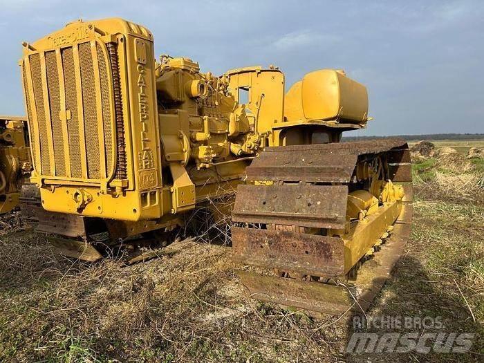 CAT D4 - Гусеничные бульдозеры