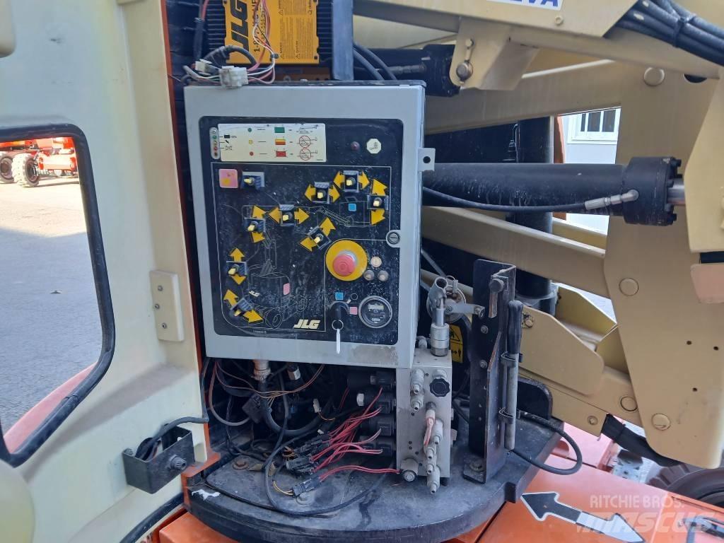 JLG E300AJP Коленчатые подъемники