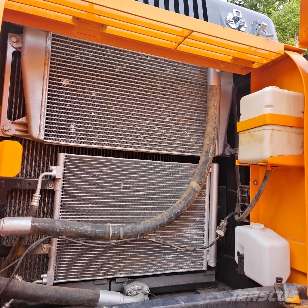 Hyundai 220LC-9S Гусеничные экскаваторы