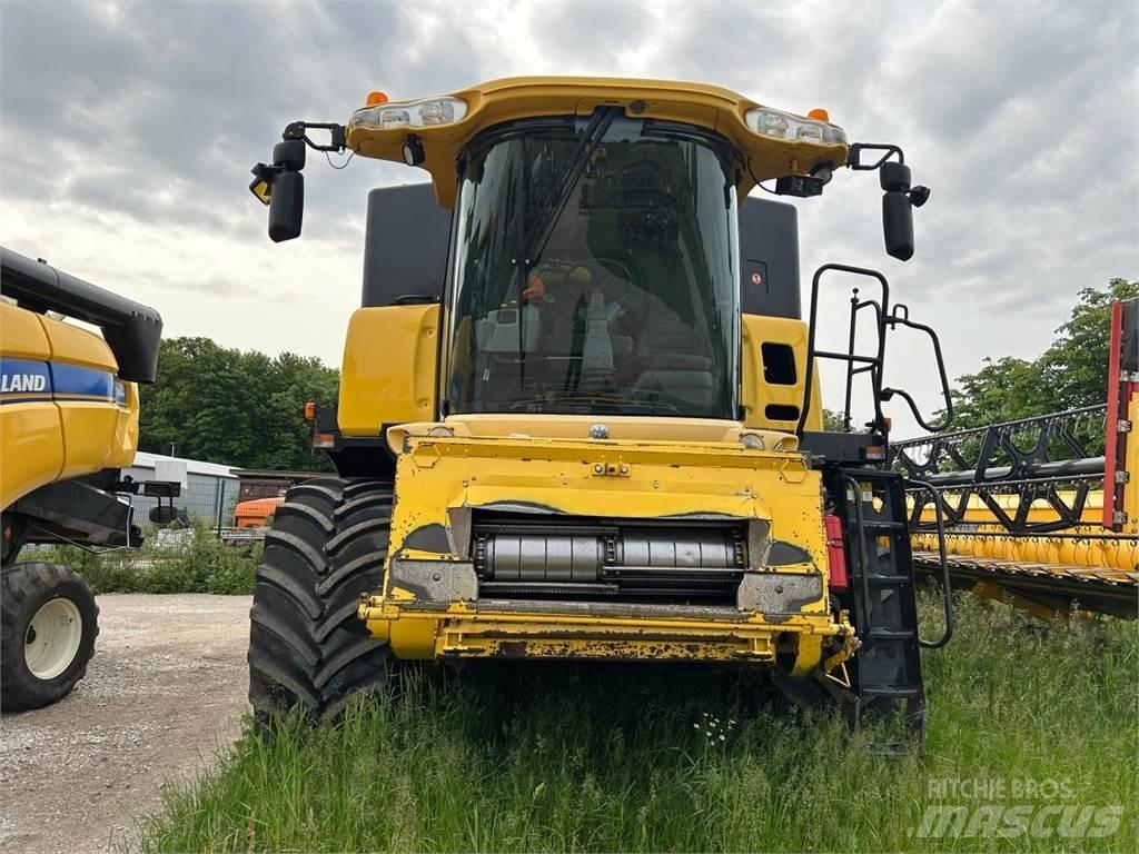 New Holland CR 980 Зерноуборочные комбайны