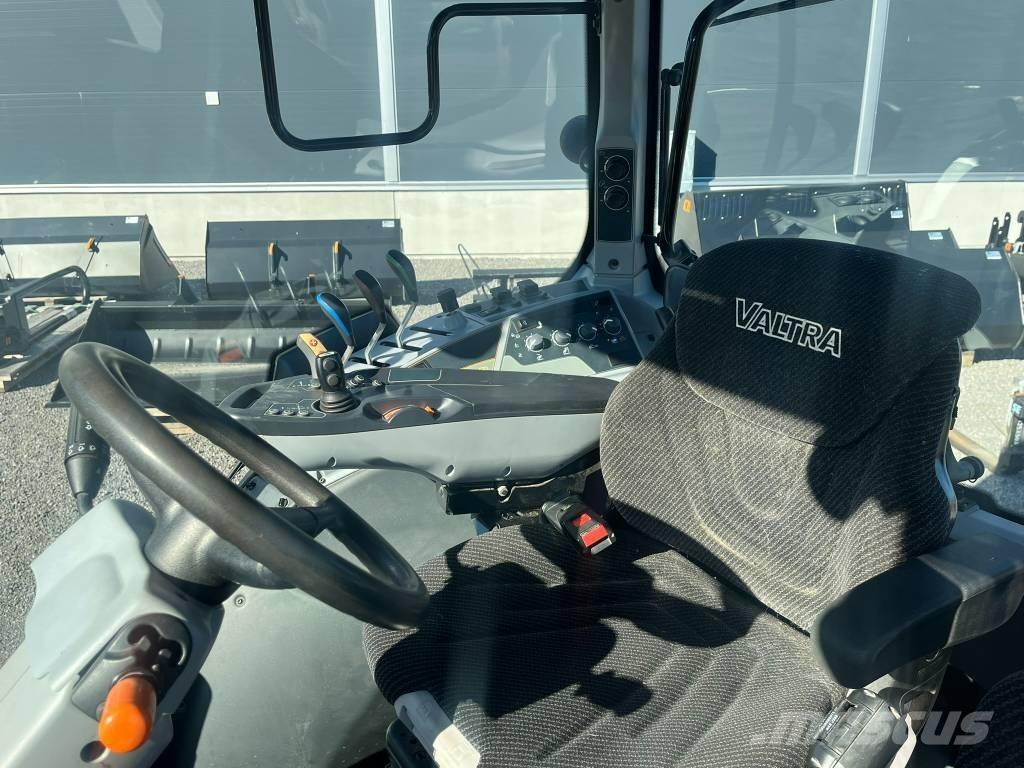 Valtra N 104 HiTech Трактора