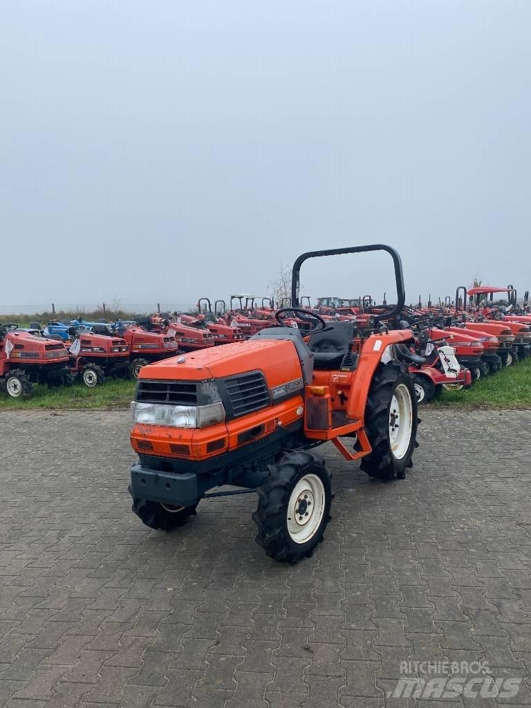 Kubota GL 220 Коммунальные тракторы