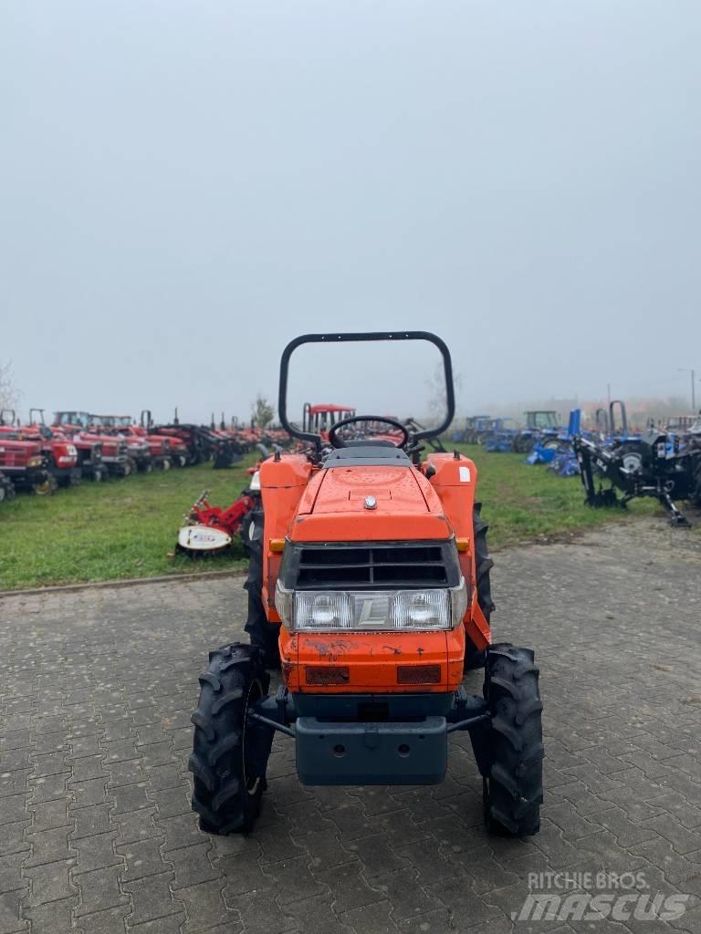 Kubota GL 220 Коммунальные тракторы