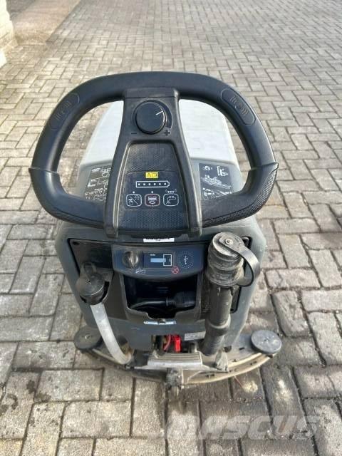 Nilfisk SC 40143 BD Вакуумные уборочные машины