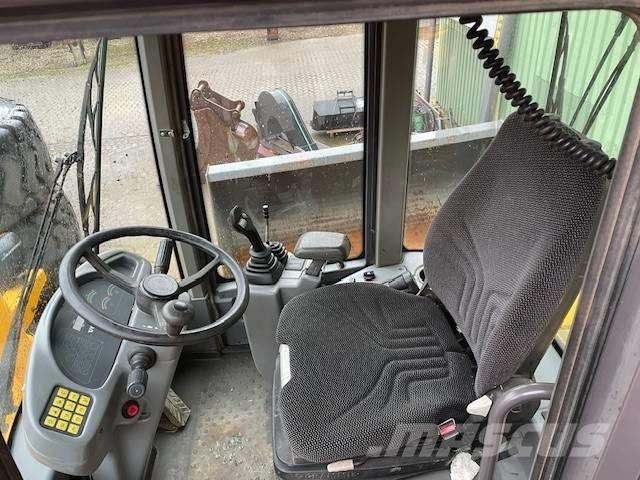 Volvo L30B PRO Фронтальные погрузчики