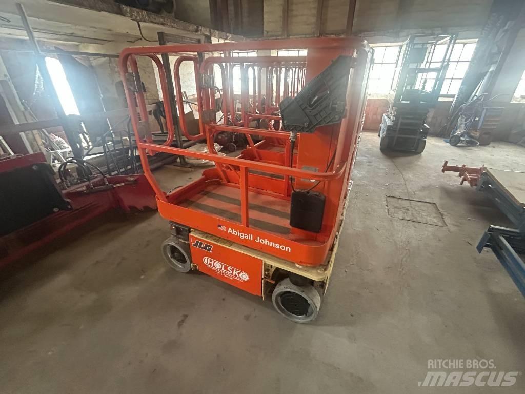 JLG 1230 ES Вертикальные мачтовые подъемники