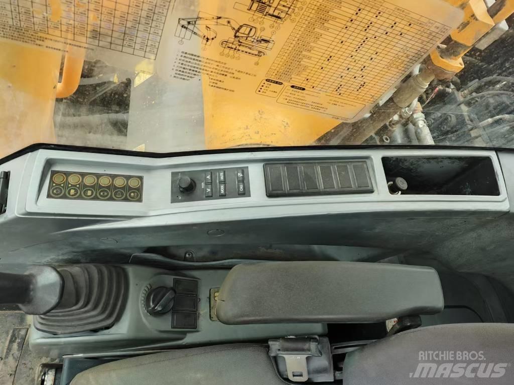 Hyundai R220LC-9S Гусеничные экскаваторы