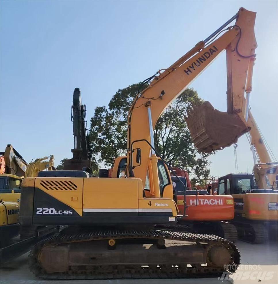 Hyundai R220LC-9S Гусеничные экскаваторы