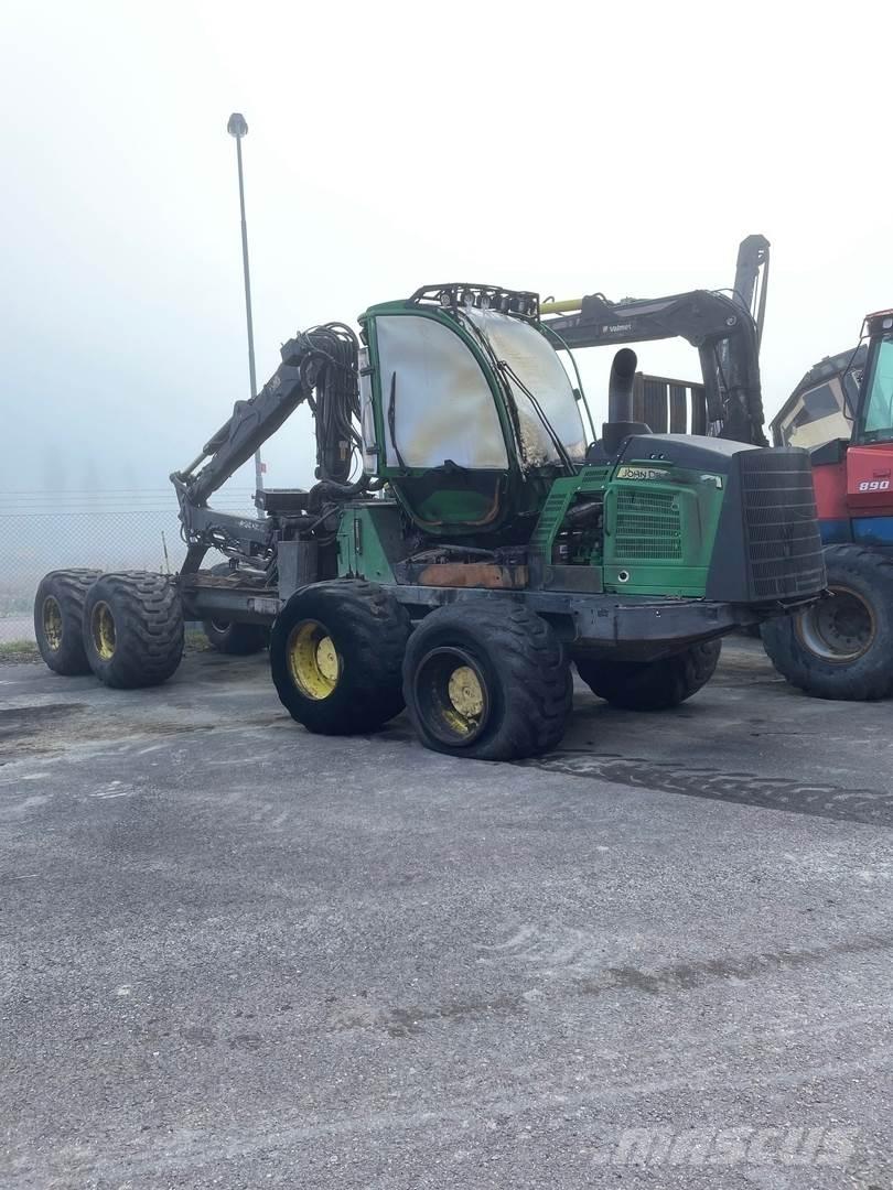 John Deere 1210E Форвардеры