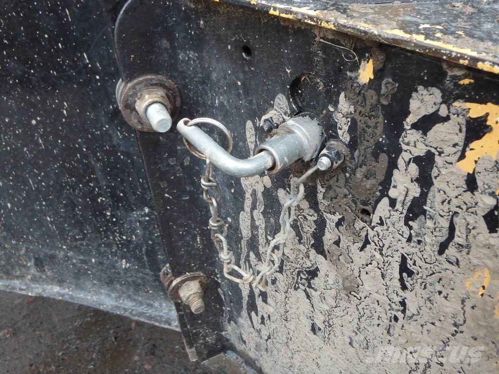 JCB 4 CN Экскаваторы-погрузчики