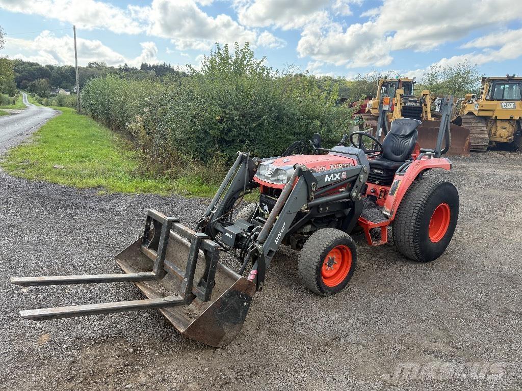 Kubota STV 36 Коммунальные тракторы
