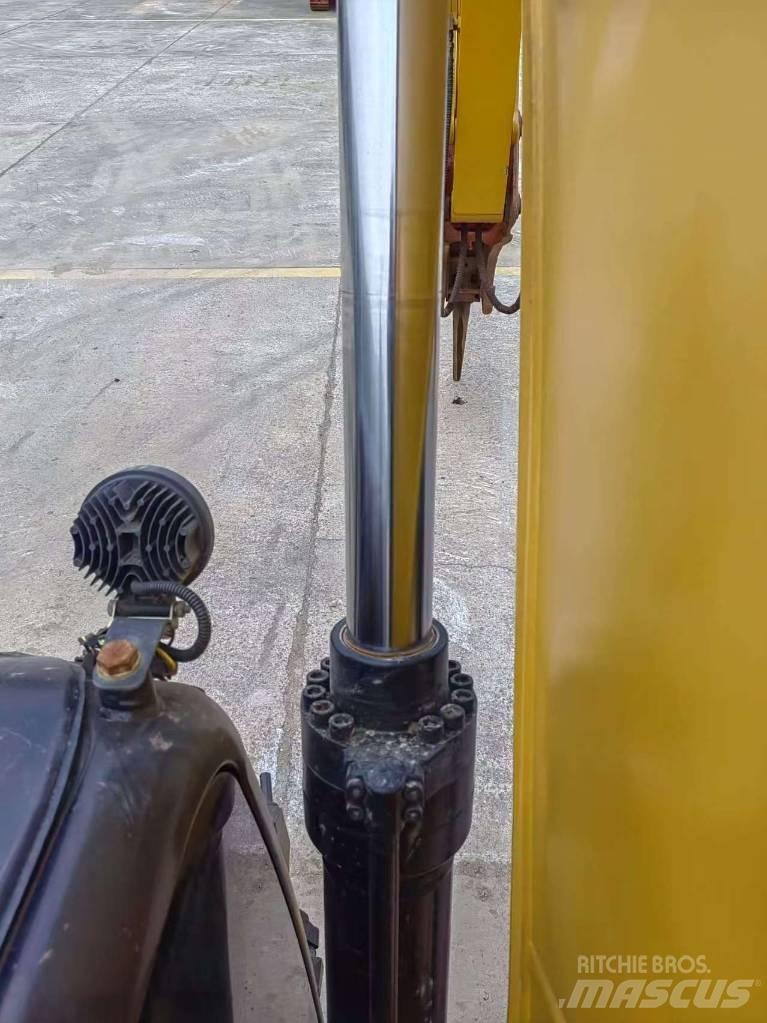 CAT CAT 323GX Гусеничные экскаваторы