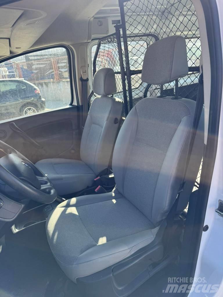 Renault Kangoo Цельнометаллический фургоны