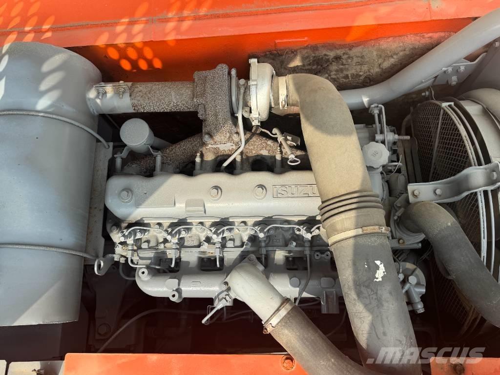 Hitachi ZX 240 Гусеничные экскаваторы