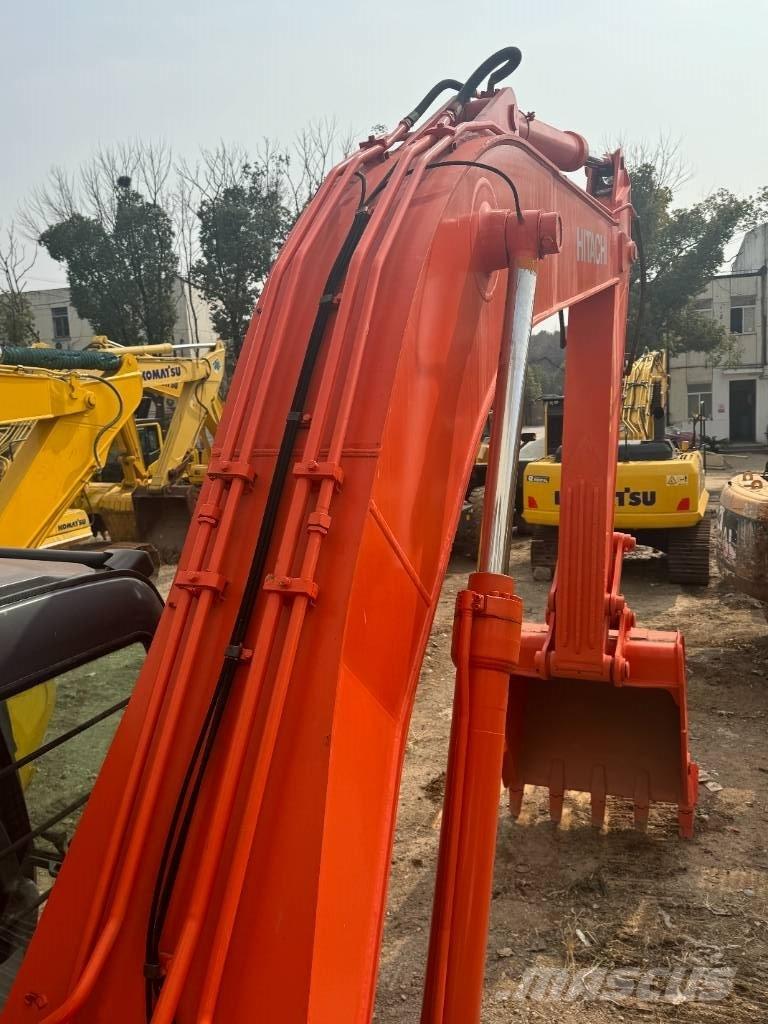 Hitachi ZX 240 Гусеничные экскаваторы