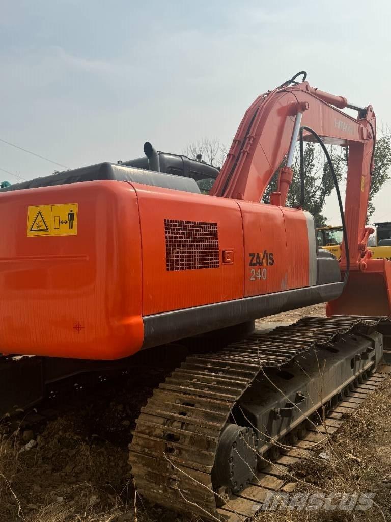 Hitachi ZX 240 Гусеничные экскаваторы
