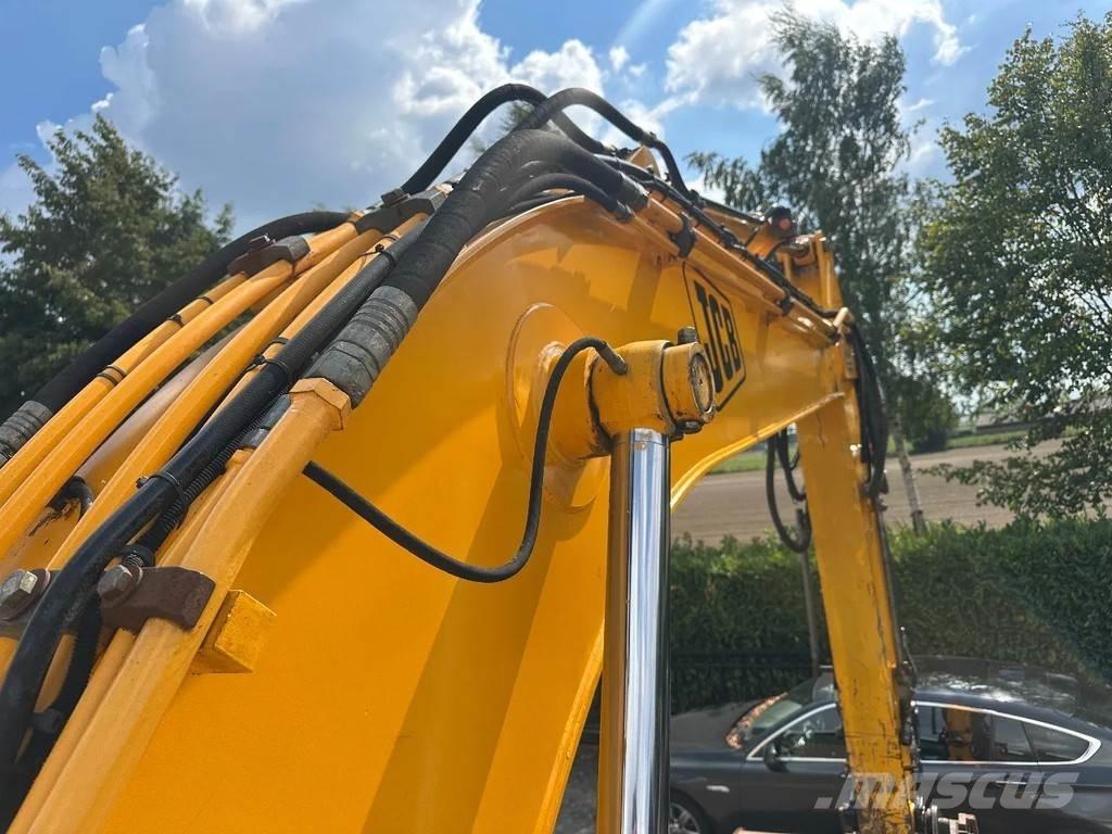 JCB JS190 LC Гусеничные экскаваторы
