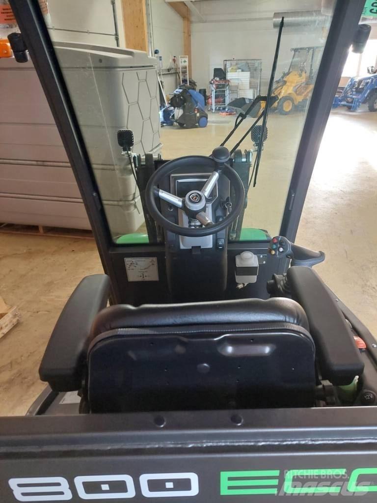 Castloaders 800 ECO Многофункциональные сельскохозяйственные погрузчики