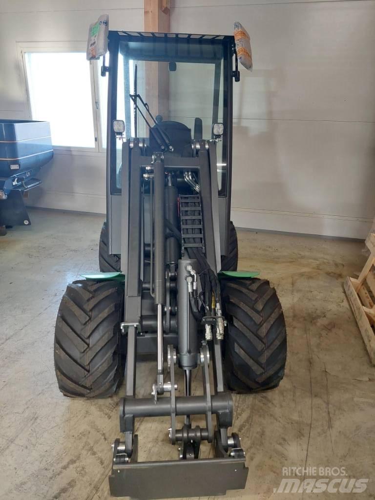 Castloaders 800 ECO Многофункциональные сельскохозяйственные погрузчики