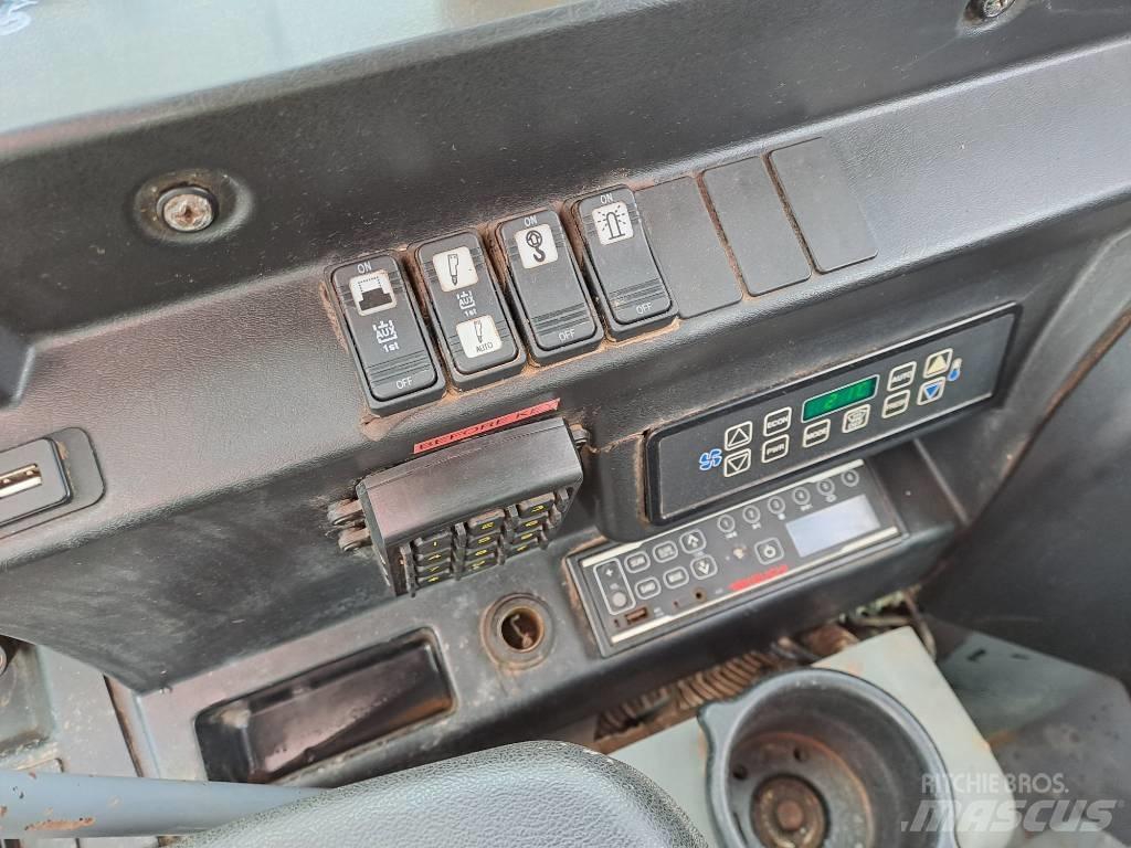 Takeuchi TB2150 Гусеничные экскаваторы