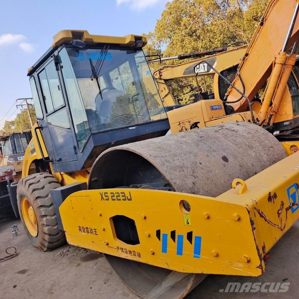XCMG XS 143 J Грунтовые катки