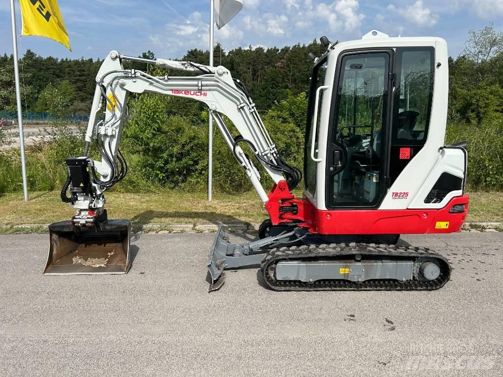 Takeuchi TB 225A V5 Мини-экскаваторы