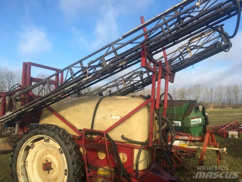 Hardi Trailersprøjte Прицепные опрыскиватели
