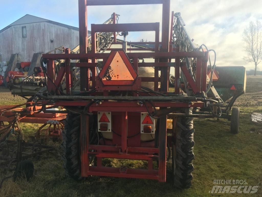 Hardi Trailersprøjte Прицепные опрыскиватели