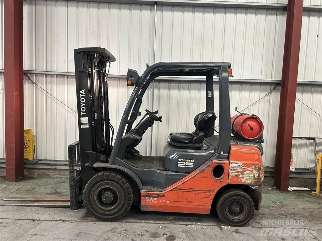 Toyota 02-8FGF25 Газовые погрузчики