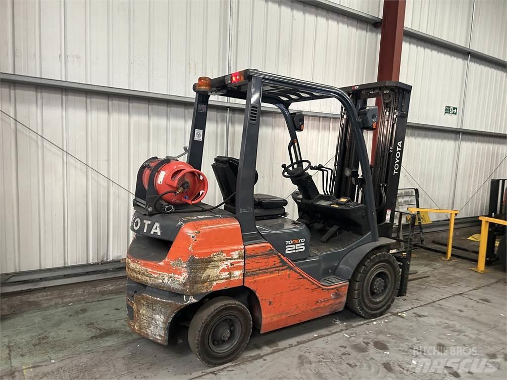 Toyota 02-8FGF25 Газовые погрузчики