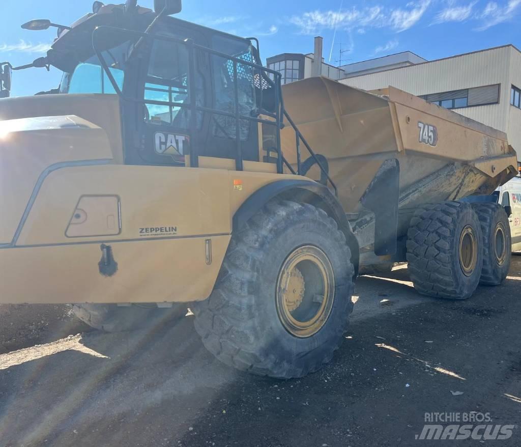 CAT 745 Шарнирно-сочленённые самосвалы