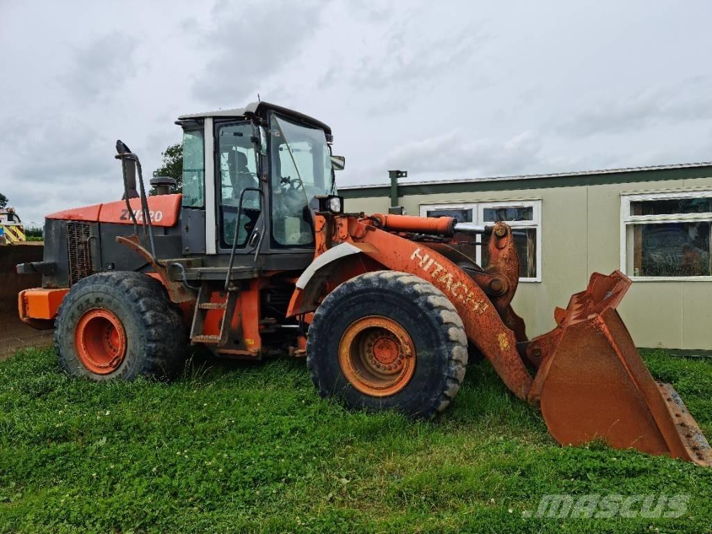 Hitachi ZW 220 Фронтальные погрузчики