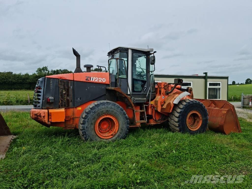 Hitachi ZW 220 Фронтальные погрузчики