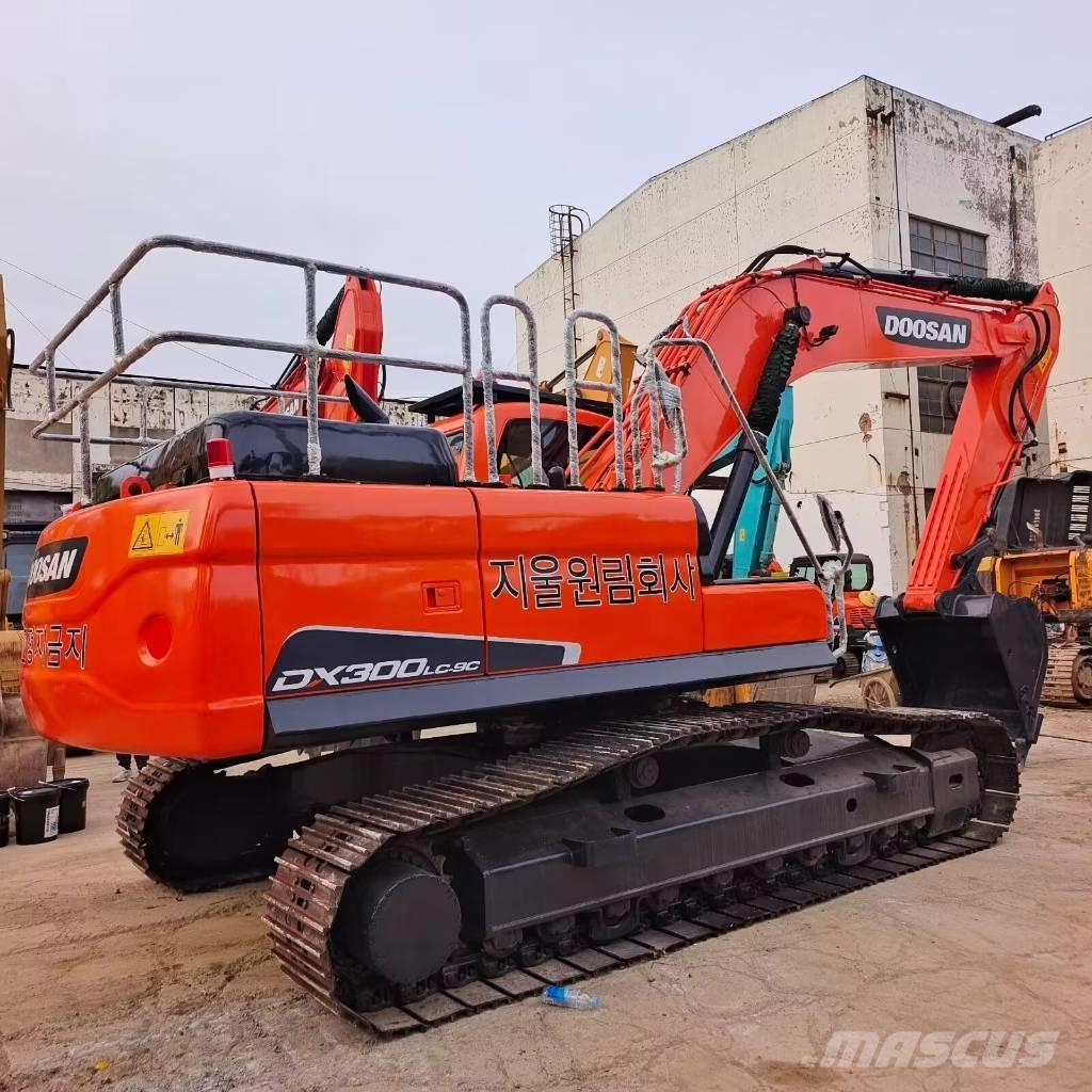 Doosan DX 300 Гусеничные экскаваторы