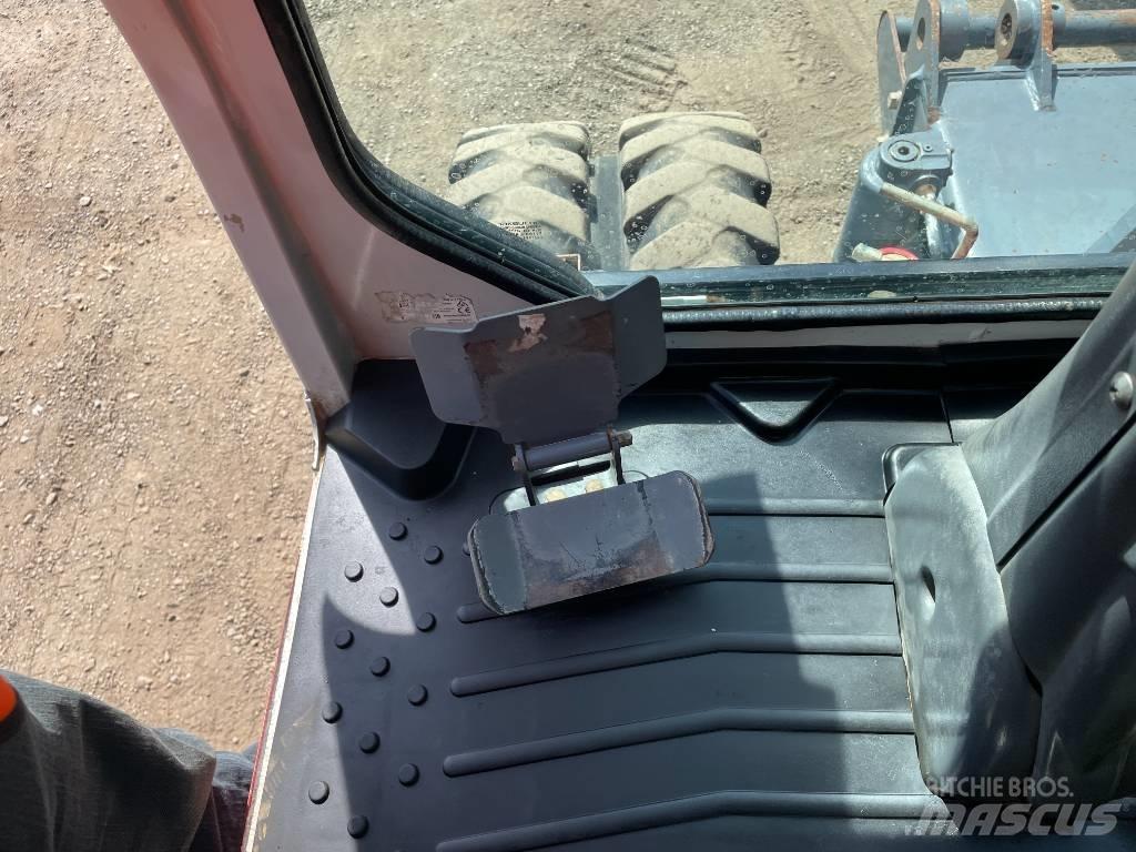 Takeuchi TB 295 W Колёсные экскаваторы